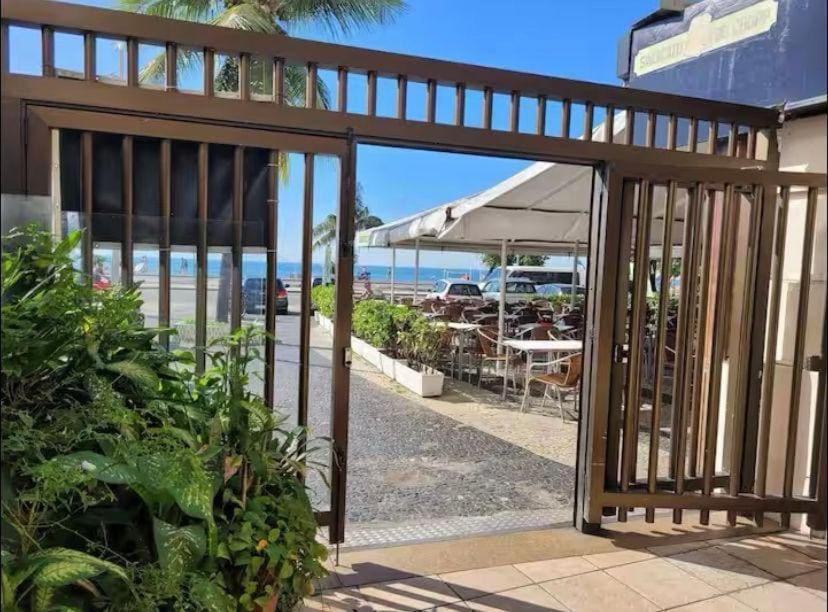 Av Atlantica Copacabana Apartamento